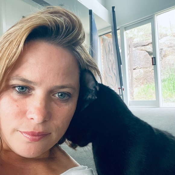 Meet your Posher, Hannah - Picture 1 of 1